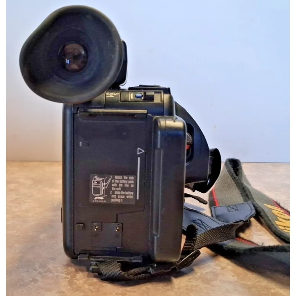 Vintage Nikon ACTION 8 VN-830 8mm Video Camera Recorder